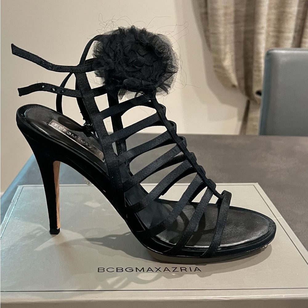 BCBG MAXAZRIA Sandal
Brand new